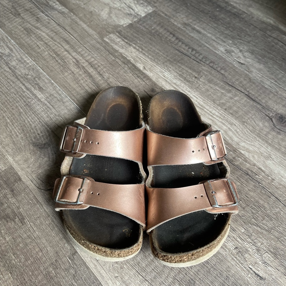 Kids Rose gold Birkenstock sandals